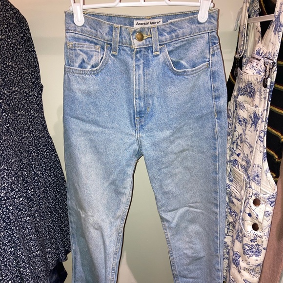 American Apparel High-Waisted Light Wash Mom Jeans - Picture 3 of 5